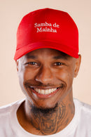 BONÉ DAD HAT SAMBA DE MAINHA - VERMELHO